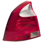 0460247-lanterna-traseira-lado-esquerdo-corsa-sedan-2003-2004-2005-2006-2007-arteb-frente