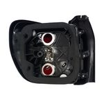 TYC396D-LANTERNA-TRASEIRA-JEEP-RENEGADE